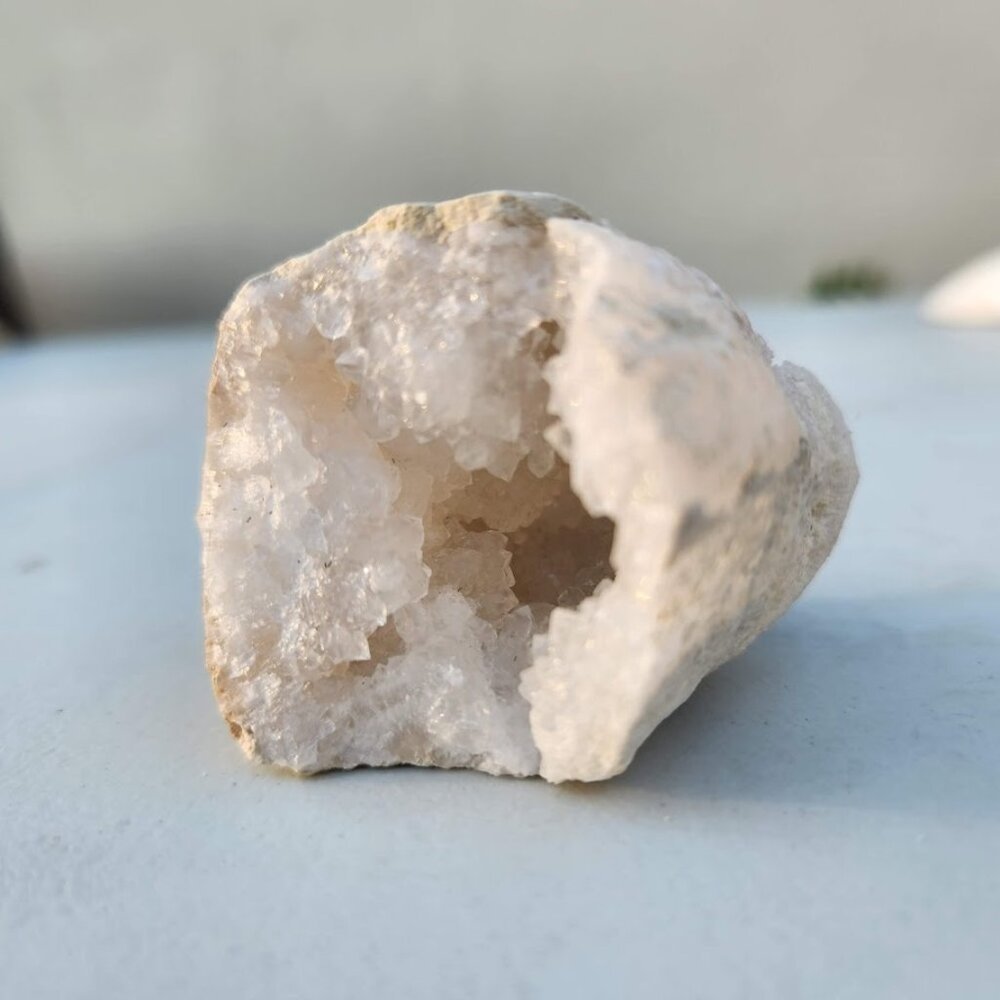 White Beige Geode Crystal Quartz Gemstone Decor Natural Agate Rock Santa Barbara